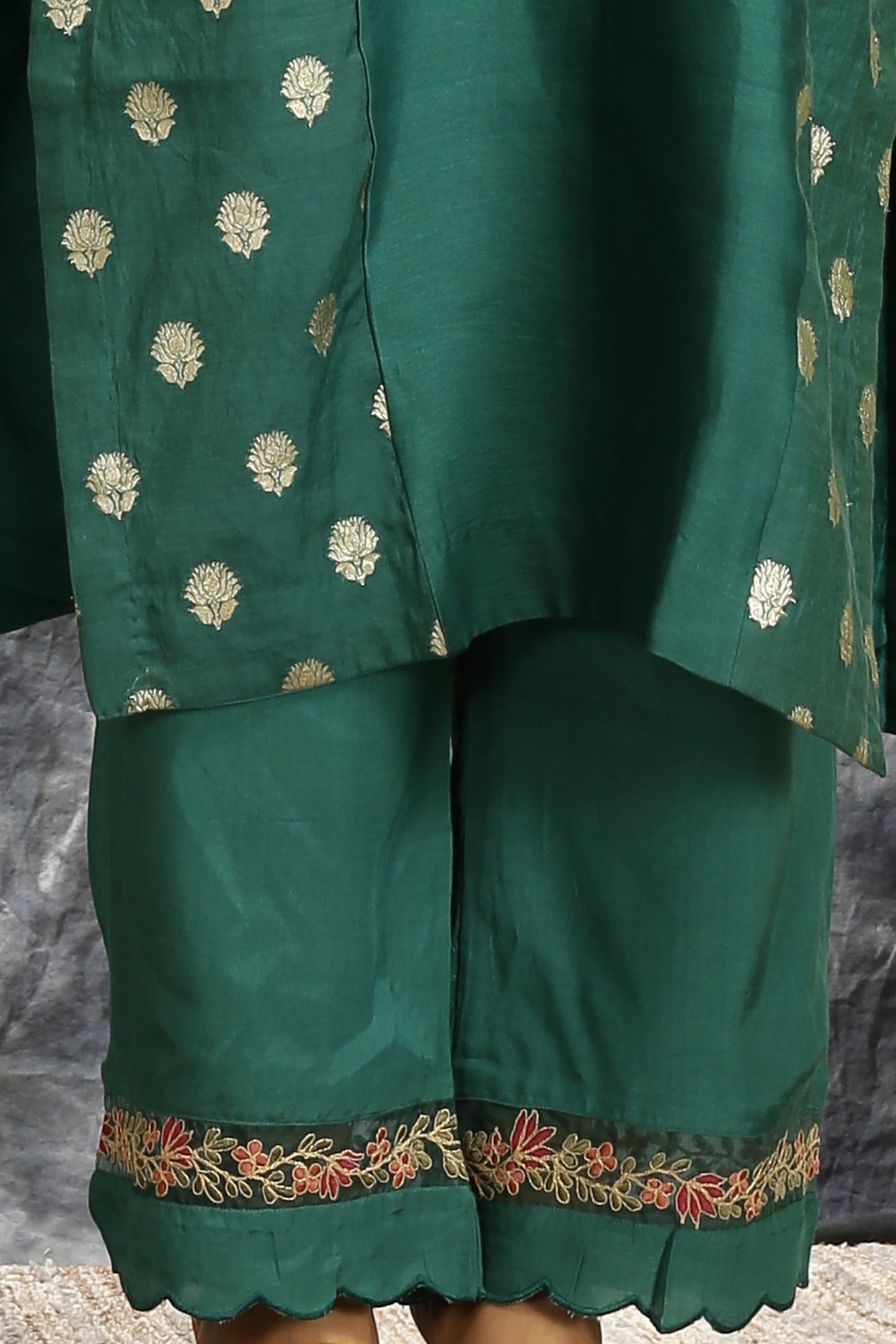 Meenakshi - Green Suit Set