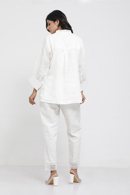 A woman wearing Saral Linen Plain Co-ord Set of Ivory Color.