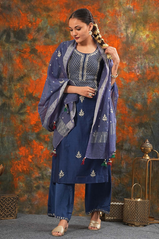 Premium Raj Embroidery Suits in Vibrant Indian Styles | Saatvikei Premium Raj Embroidery Suits in Vibrant Indian Styles | Saatvikei